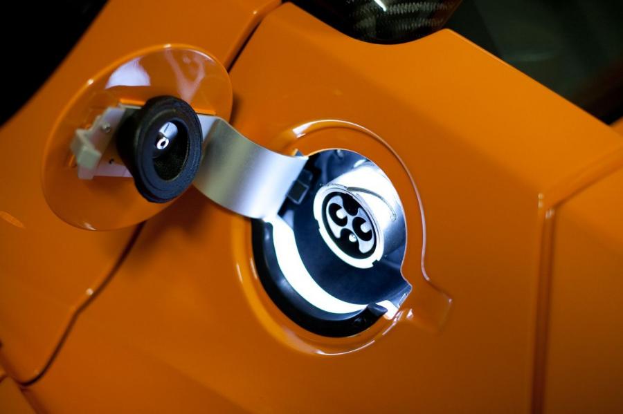 Детали экстерьера Tesla Roadster Sport 2010 года  (фото 54 из 66)